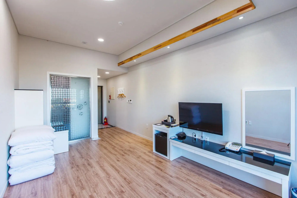 Hotel Sweet Castle Jeju Hamdeok