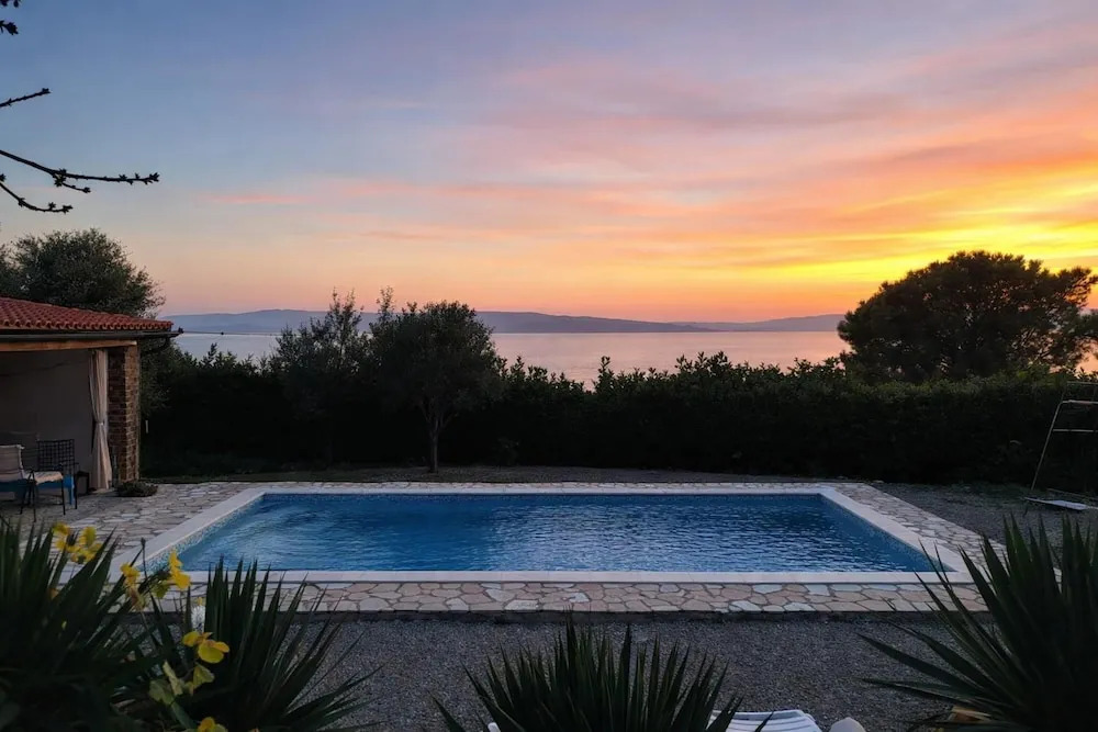 Tiny House With Private Pool Kostrena