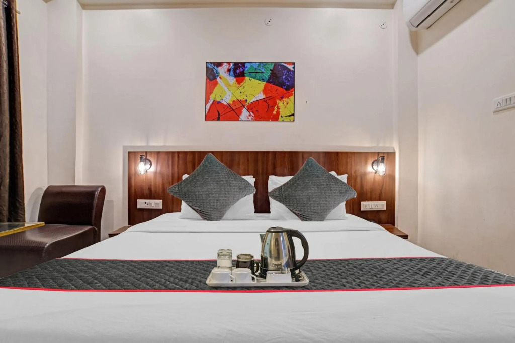 Super OYO Townhouse 931 Hotel Benchmark Vijay Nagar