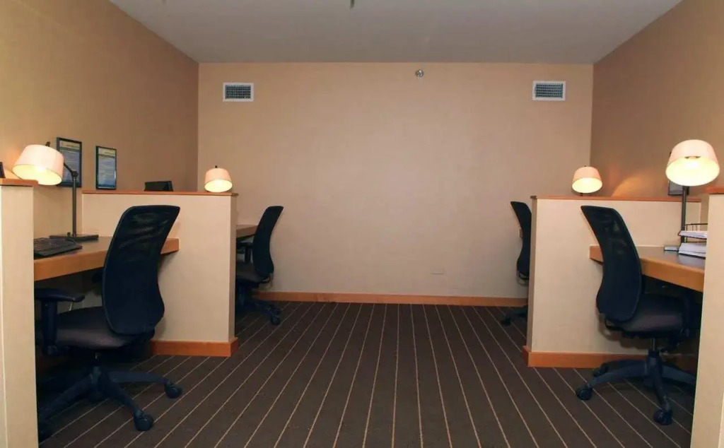 DoubleTree by Hilton Chicago - Arlington Heights
