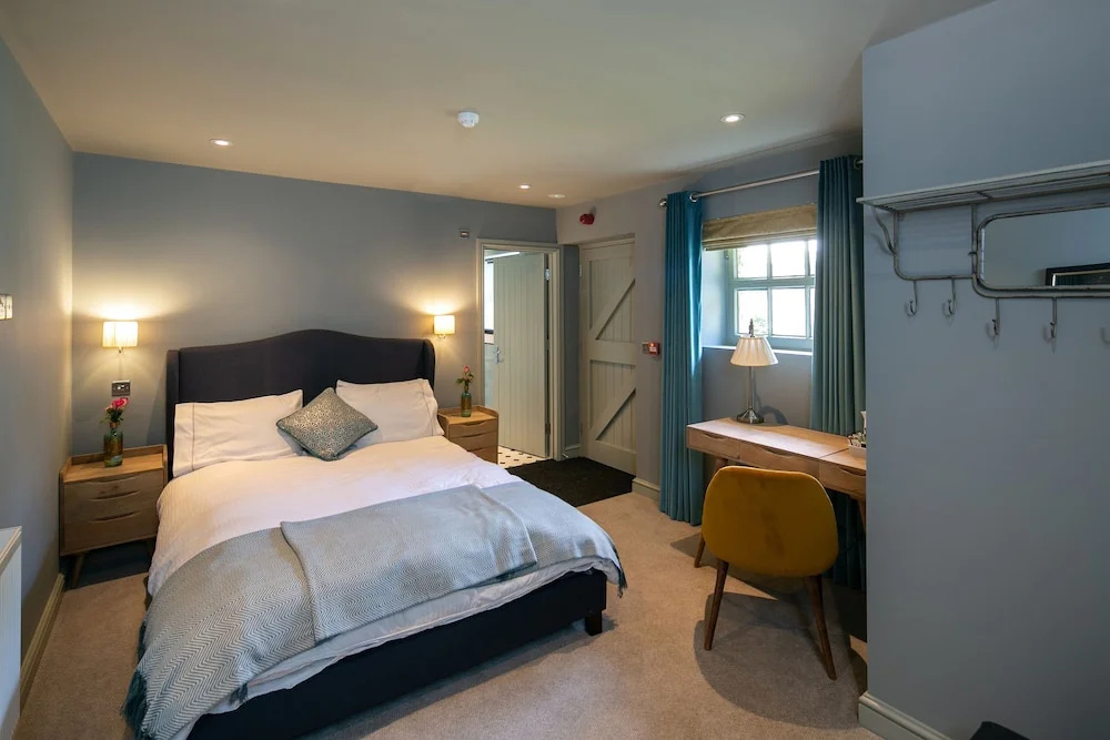 The Cowdray Arms