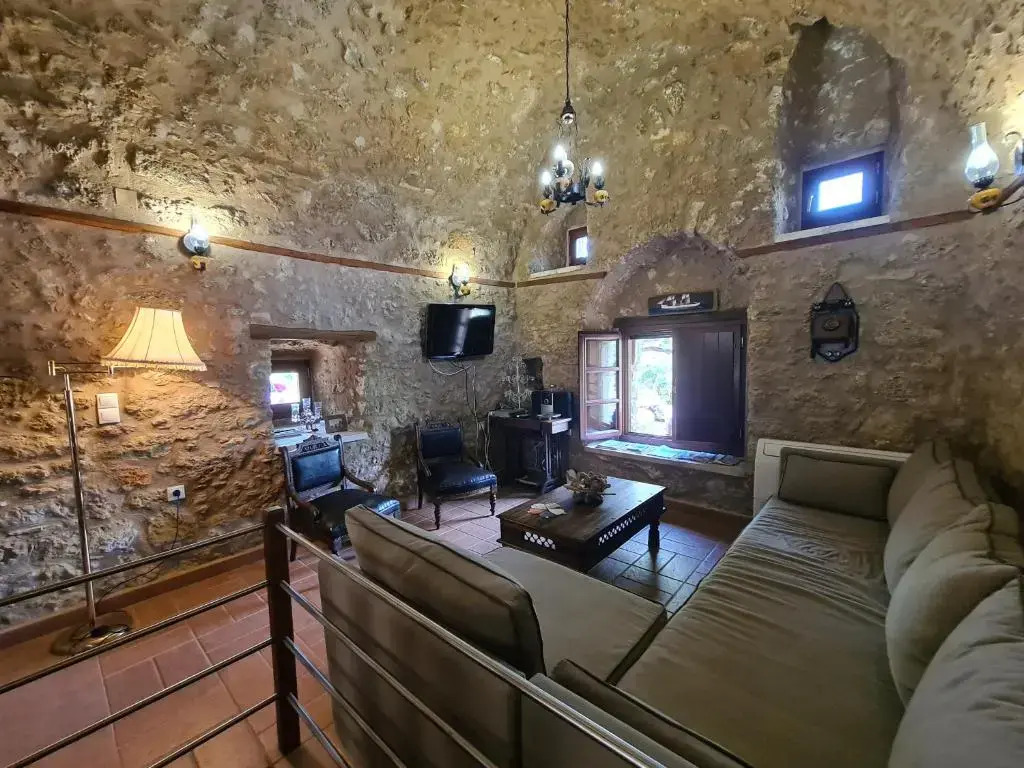 Pyrgos 1869 with Private Pool