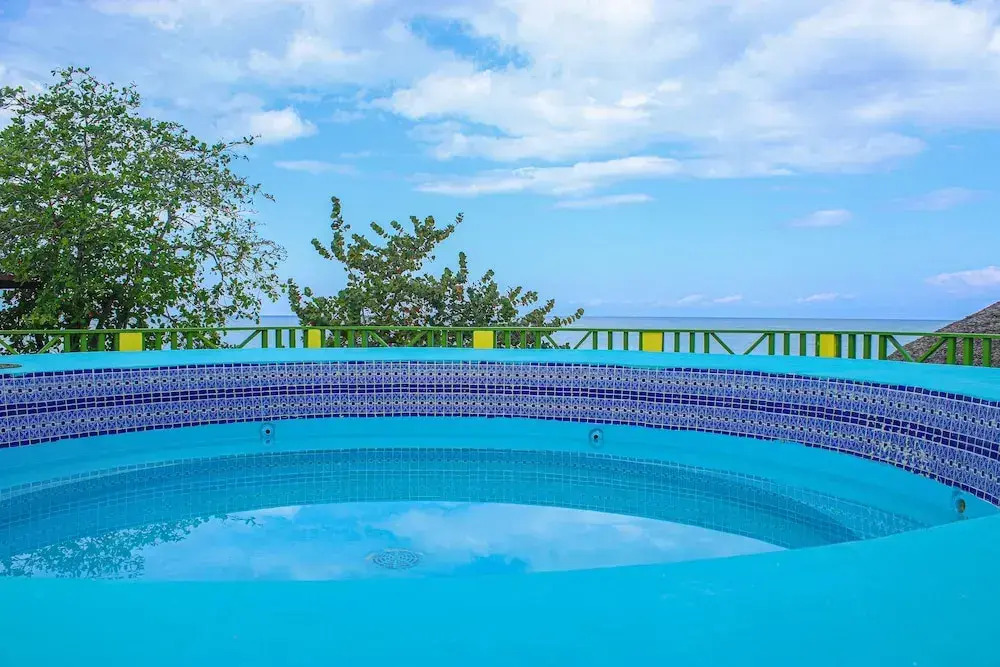 Aqua Verde- Burbon Beach Club