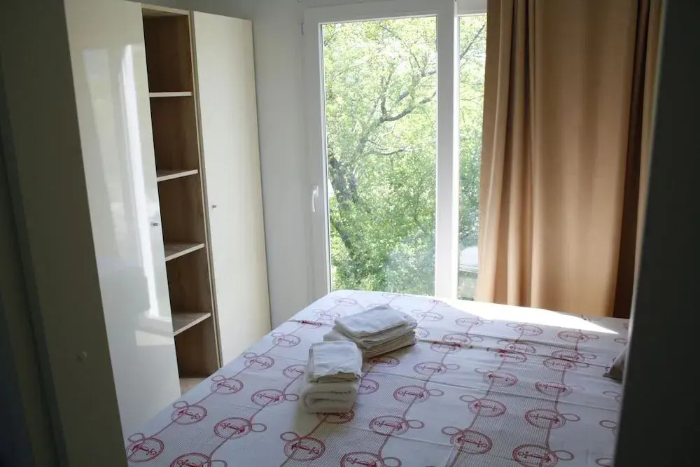 Queen Campagna mobile homes Klenovica