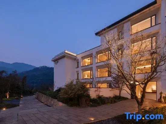 Trip.com Group Country Retreats (Mount Emei Yixi-Qingyin Joint Resort)