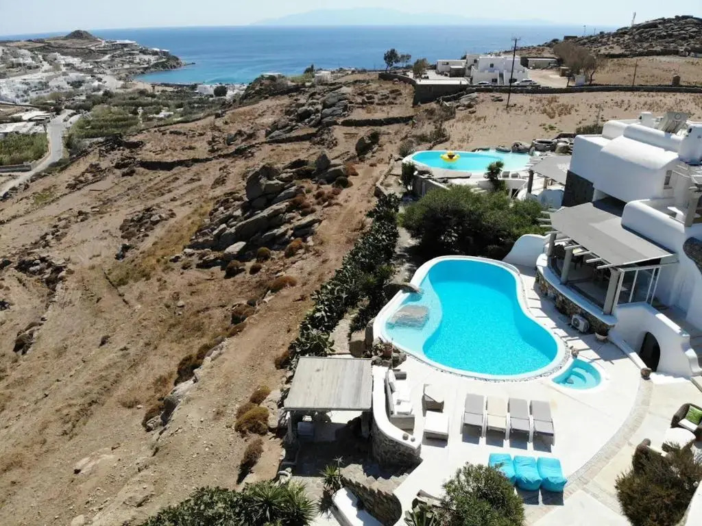 Charming villa in Platis Gialos with private pool