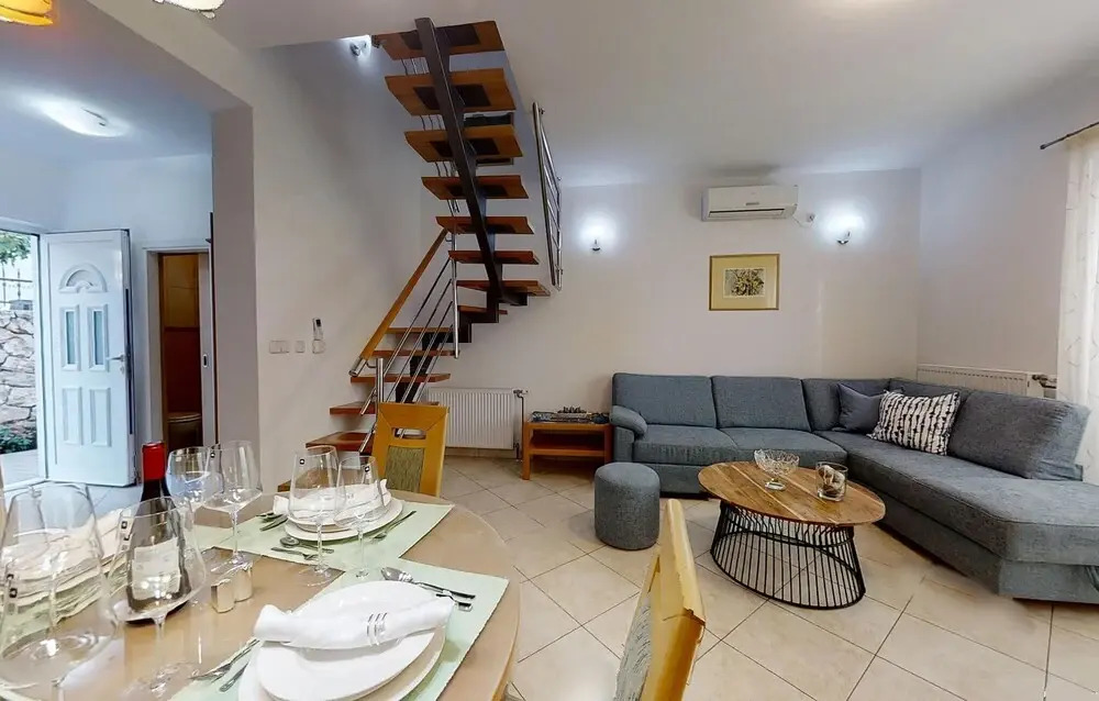 Nice Home in Pirovac With Wifi and 4 Bedrooms