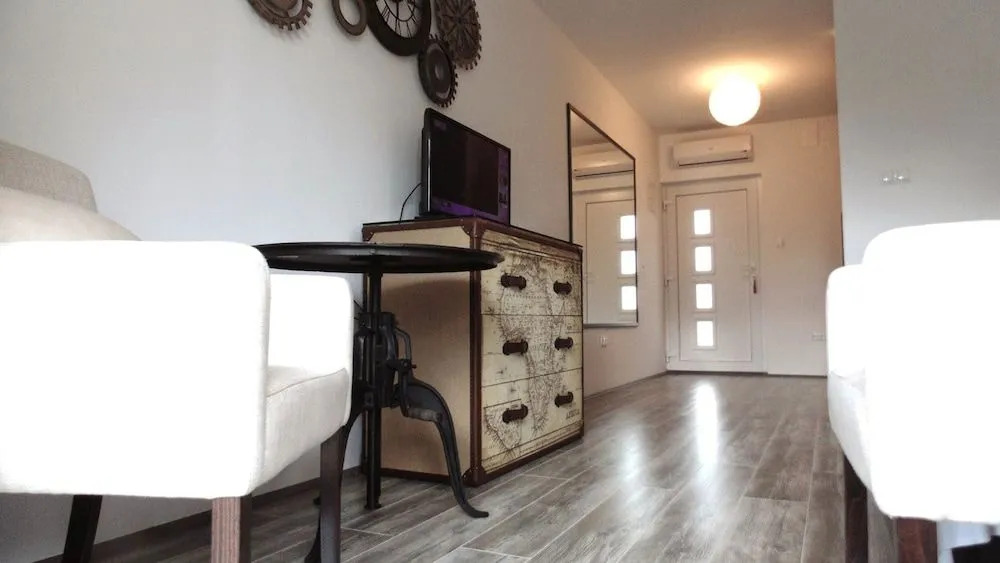 Refresh Boutique Apartments