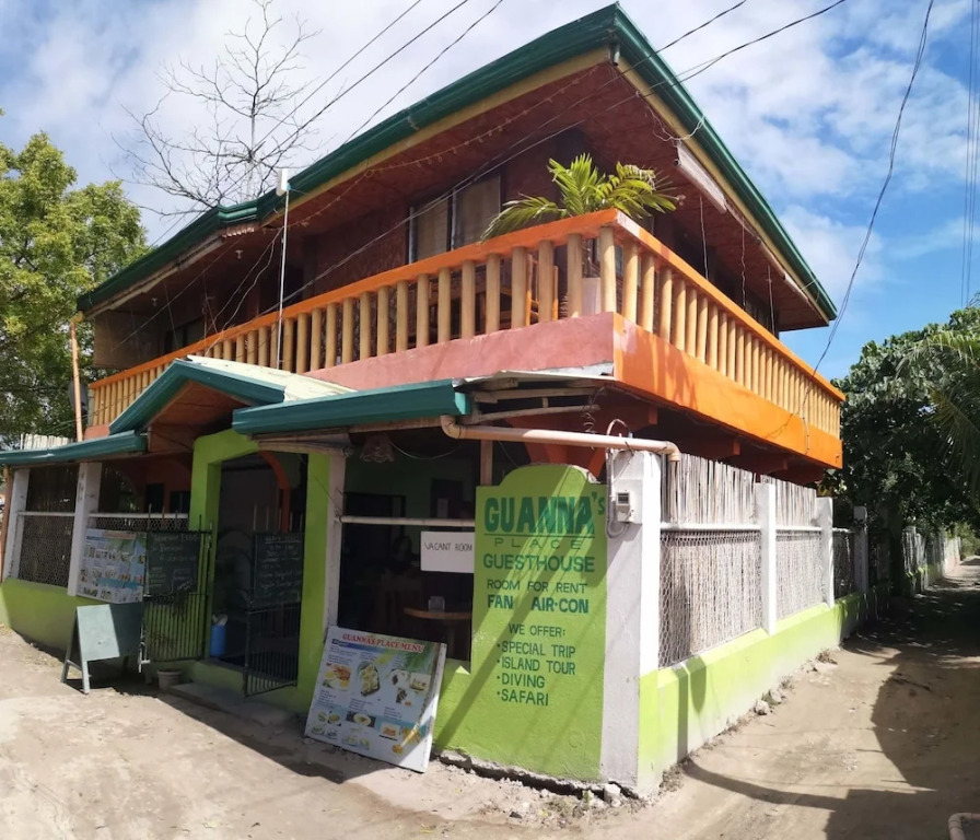 Guannas Place Rooms & Restaurant