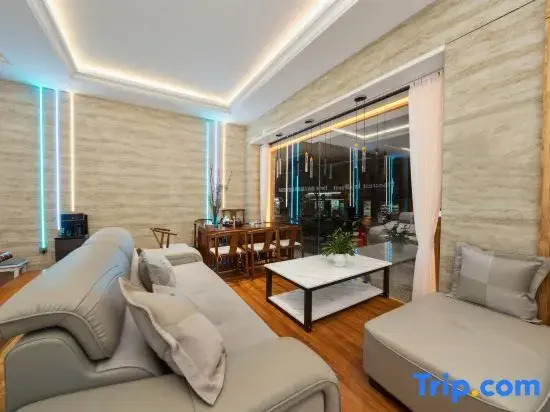 Pinecrest Intelligent Hotel