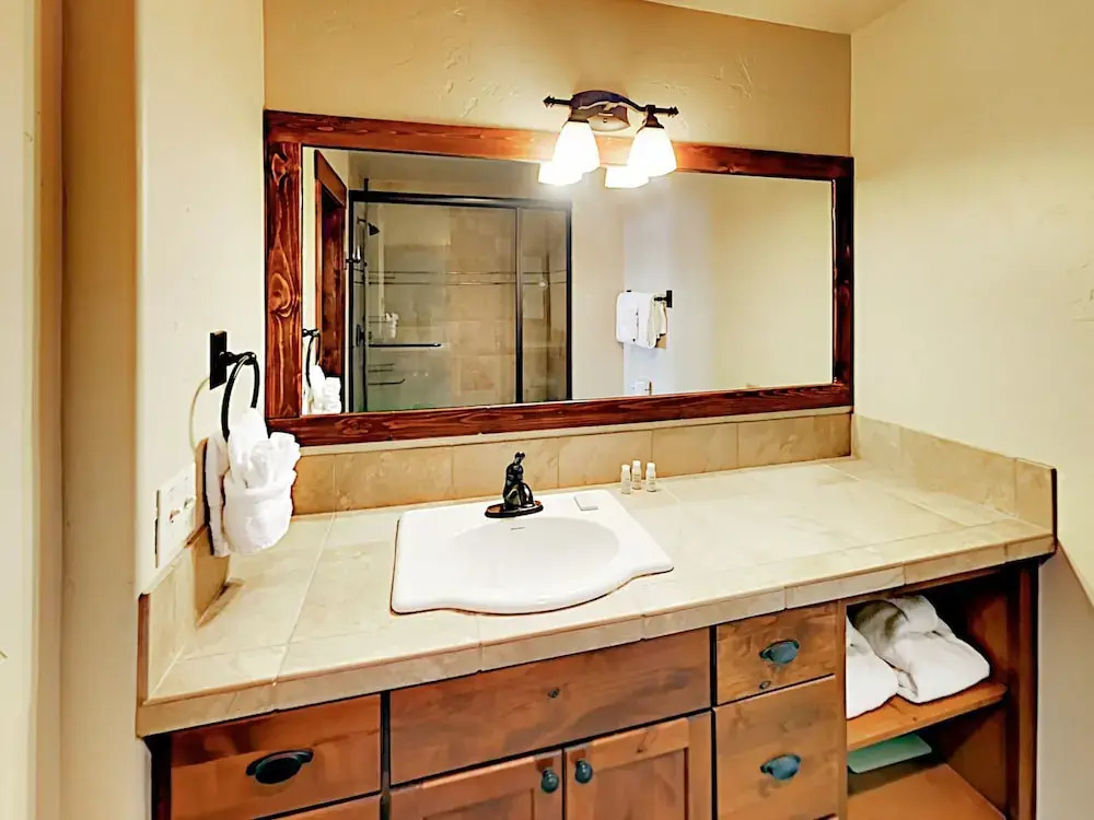 85 Cozens Pointe - 2 Br Townhouse