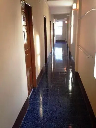 Daddy's Home Hotel
