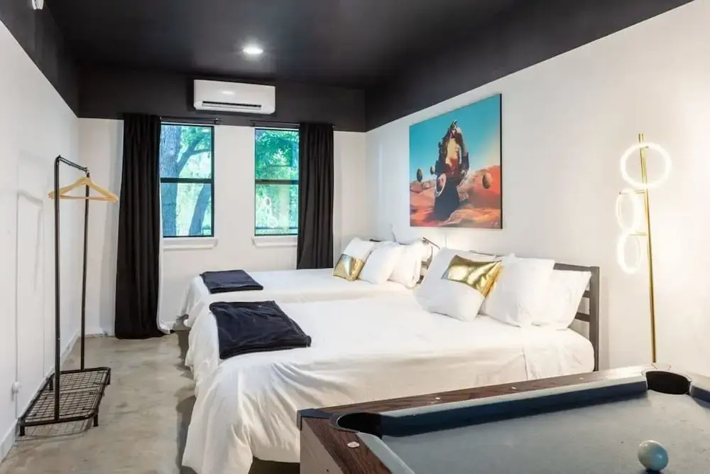 Stylish Clubhouse Retreat w/ Hot Tub Near Downtown