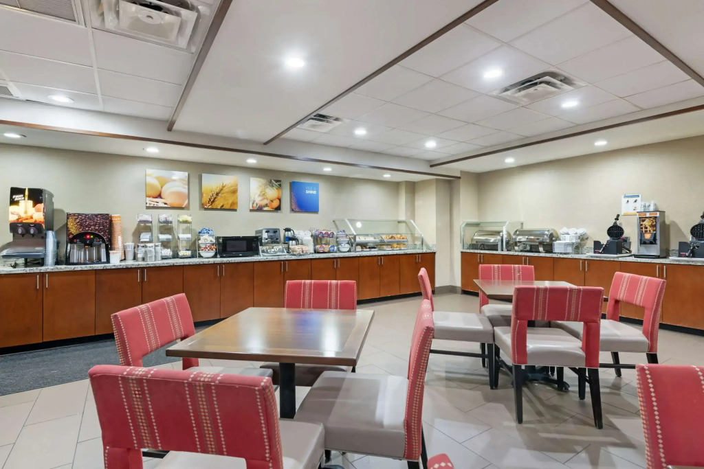 Comfort Suites Downtown