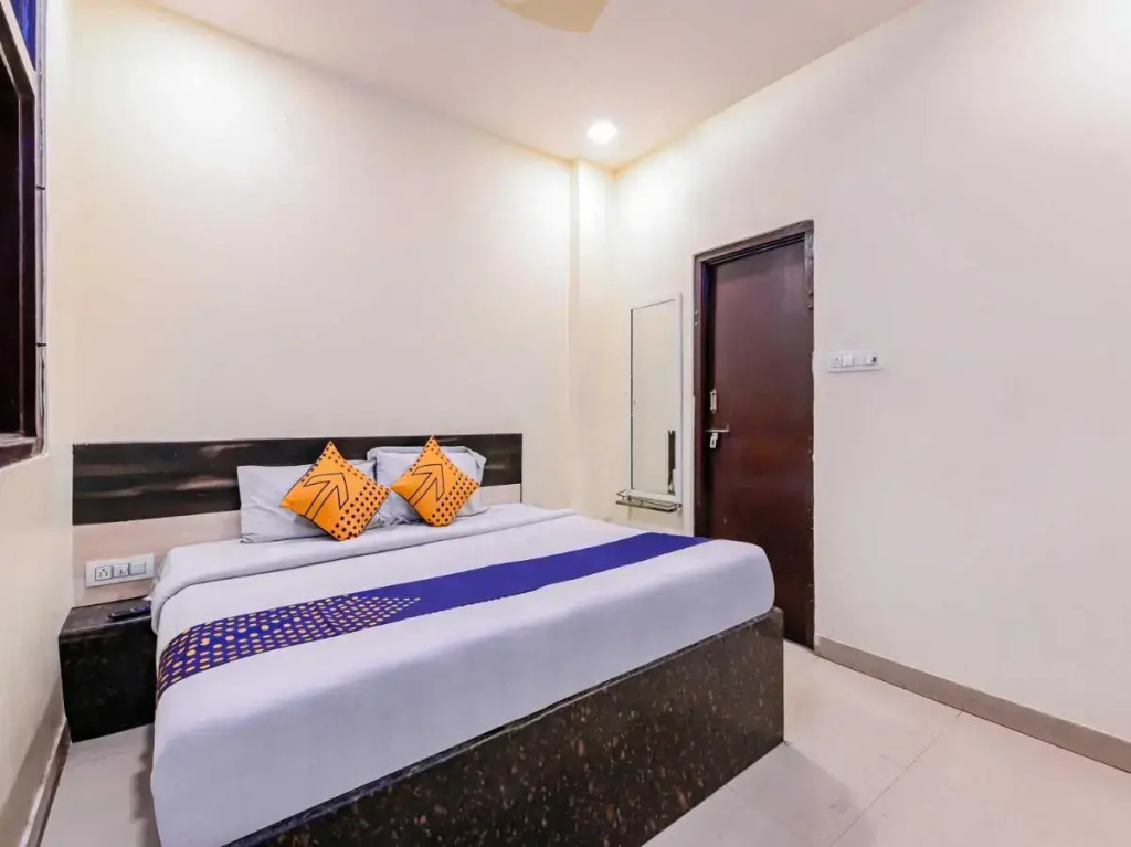 OYO Flagship 80513 Hotel Khushi