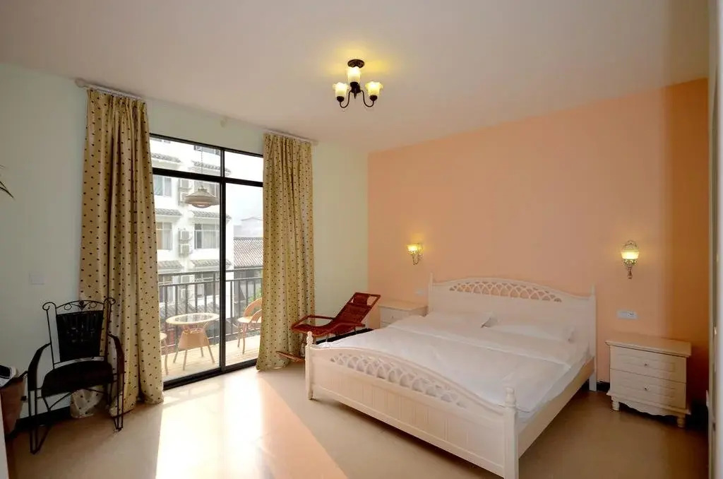 Shanshan gap Year Hotel