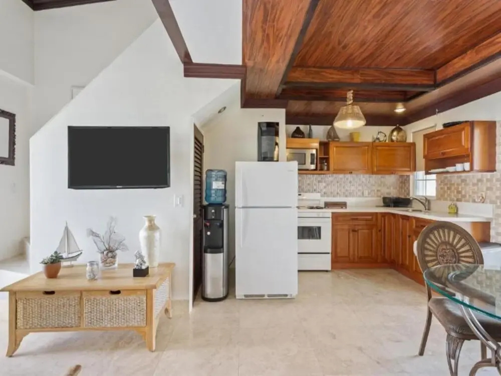 Sunny Vacation Villa 96