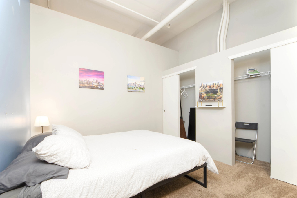 HUGE 2 Bedroom historic loft | Downtown Denver