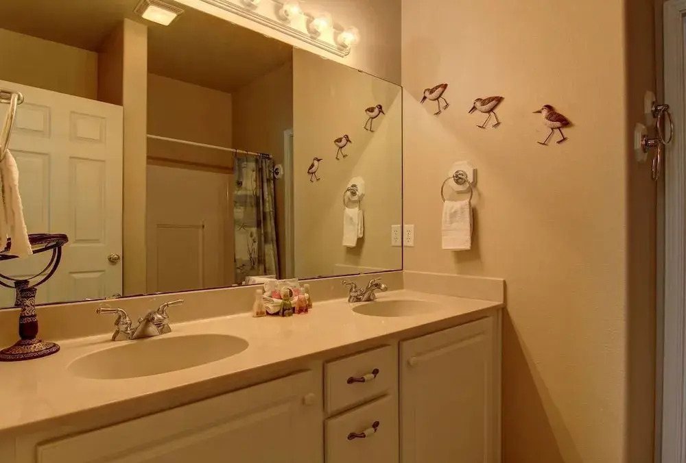 Lazy Pelican - Two Bedroom Townhome
