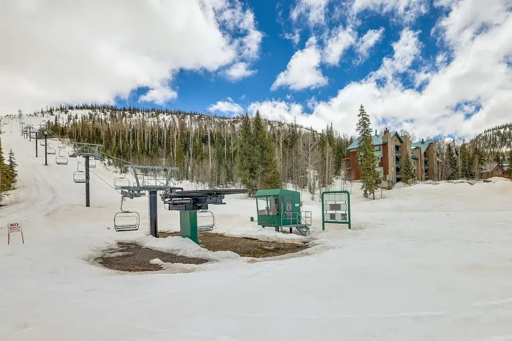 Brian Head Vacation Rental w/ On-site Ski Lift!