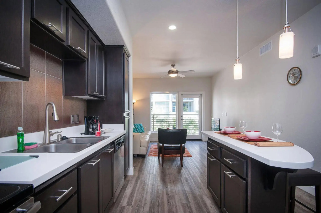 Sunshine Suites at East Village
