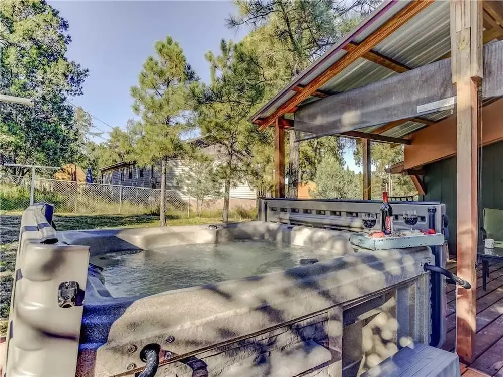 Foxfire Haven - Three Bedroom Cabin with Hot Tub