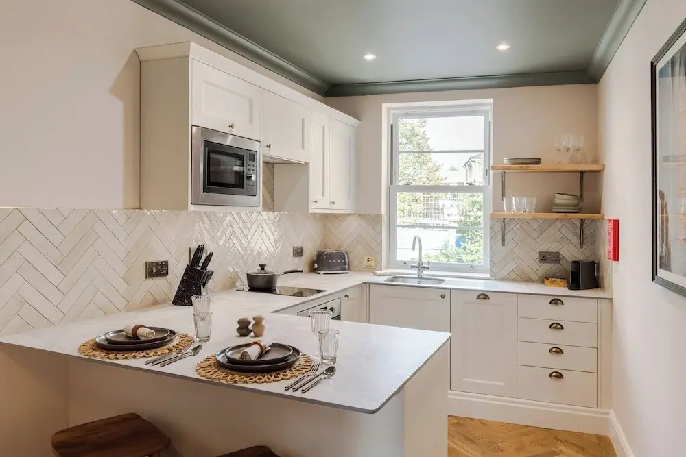 Tyndalls Park - Your Apartment