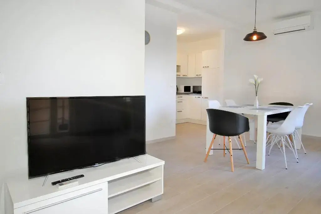 Bacan Family Apartments