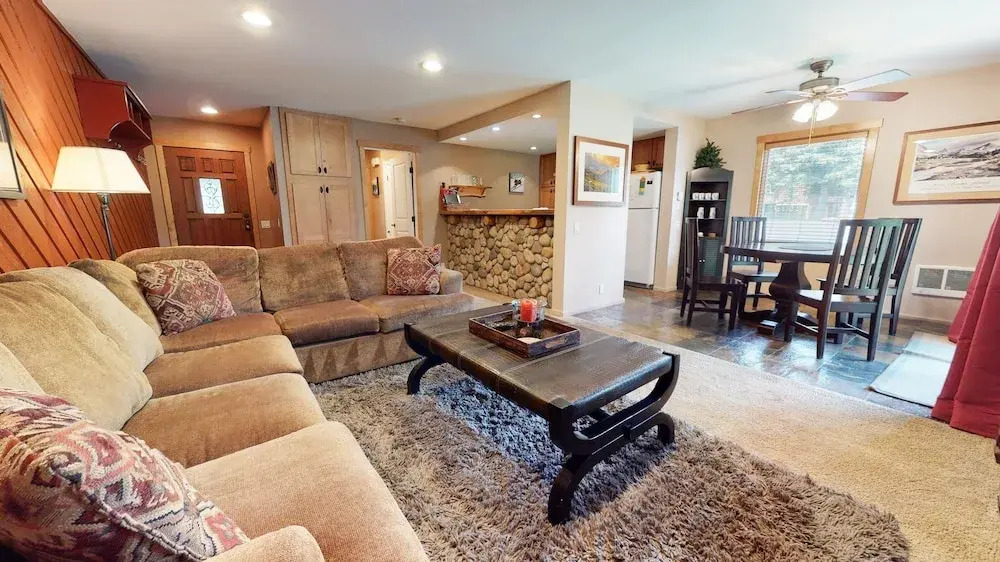 Snowcreek II 247 Pet-Friendly, Cozy, On the Snowcreek Meadow by RedAwning