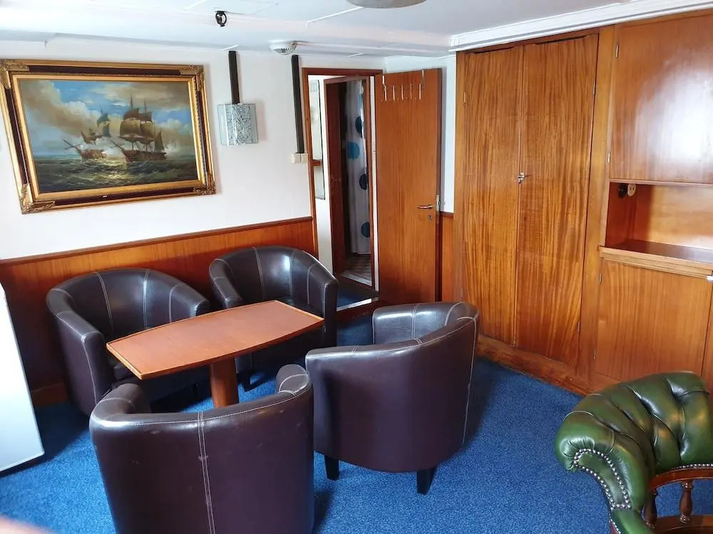 MS Birger Jarl - Hotel & Hostel