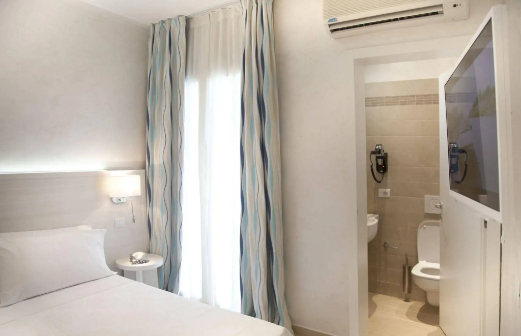 Marina Beach Suite Hotel