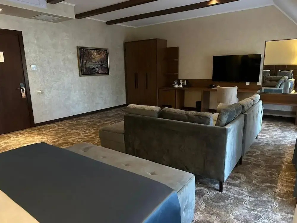 MandarinnART Hotel