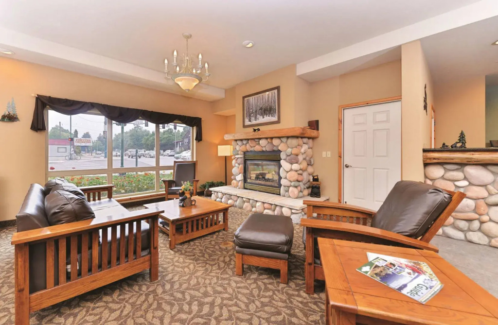 Sandpoint Hotel & Suites Downtown