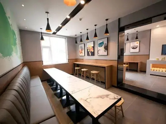 Feifan Boutique Hotel (Jiaozuo High-Speed Railway Station Wangfujing)