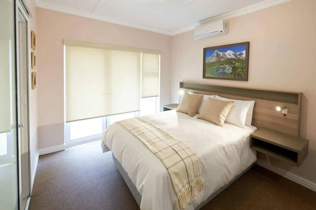 Outeniqua Travel Lodge