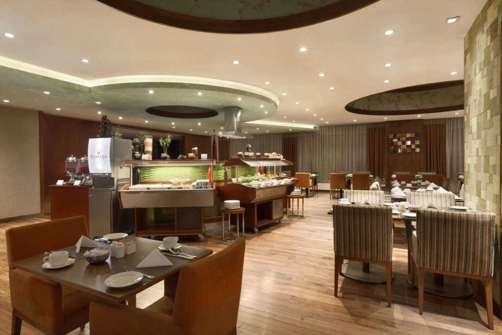 Отель Montreal Barsha