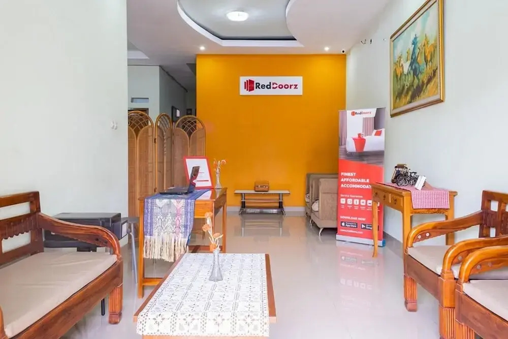 Guest House Kost and Kantin by RedDoorz