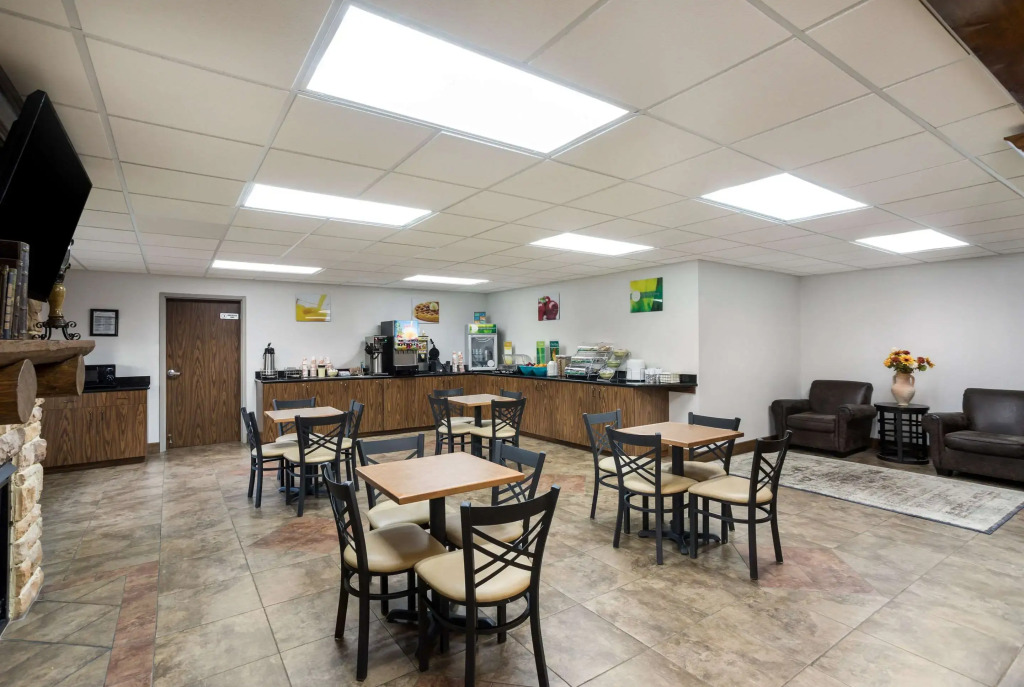 Quality Inn & Suites Monterey I-40