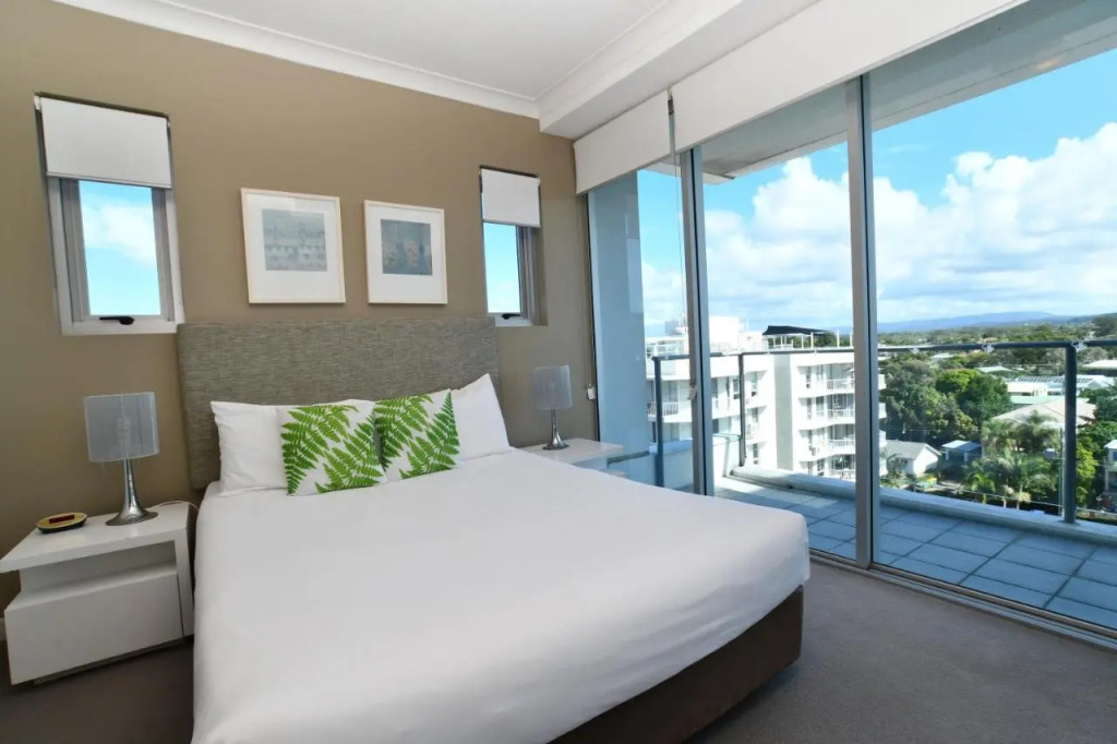 Silvershore Apartments on the Broadwater
