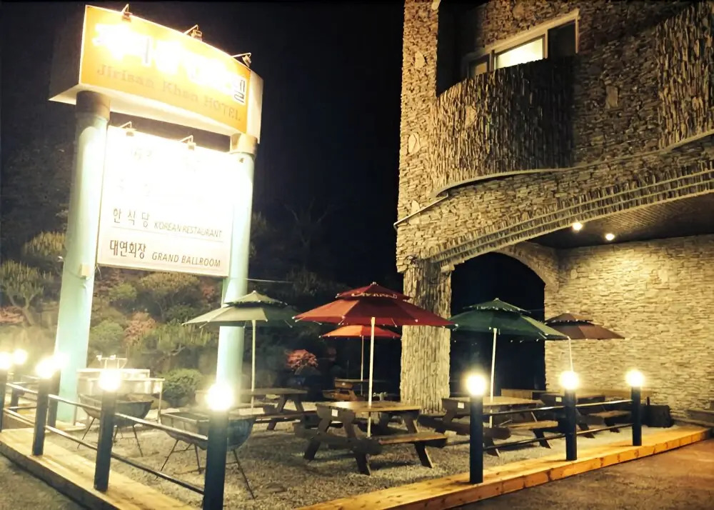 Jirisan Khan Hotel