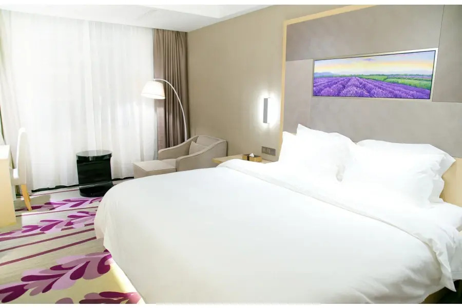 Lavande Hotels Shenzhen Longgang Dayun Center Jixiang Metro Station