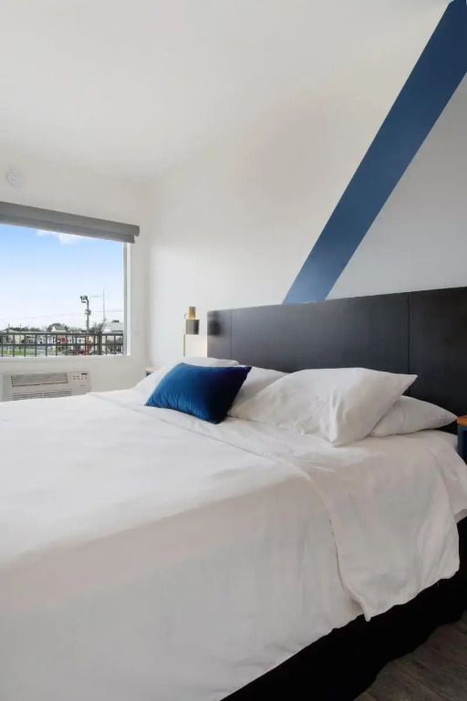 The Iris Motel
