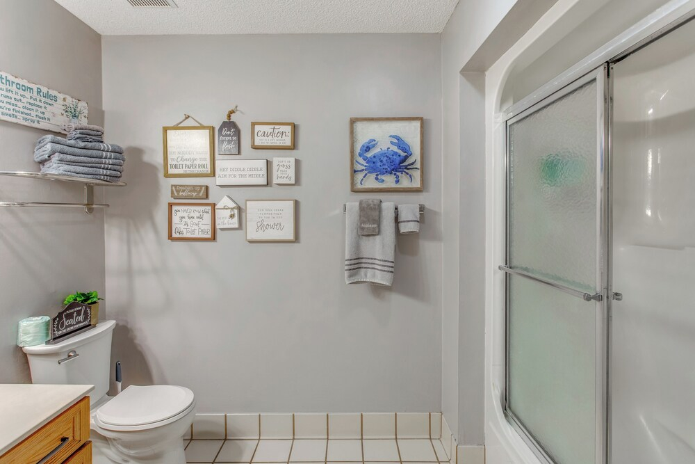 Steps to Ocean: Convenient Myrtle Beach Townhome!