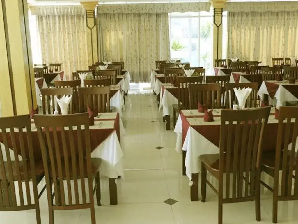 Holiday Hotel
