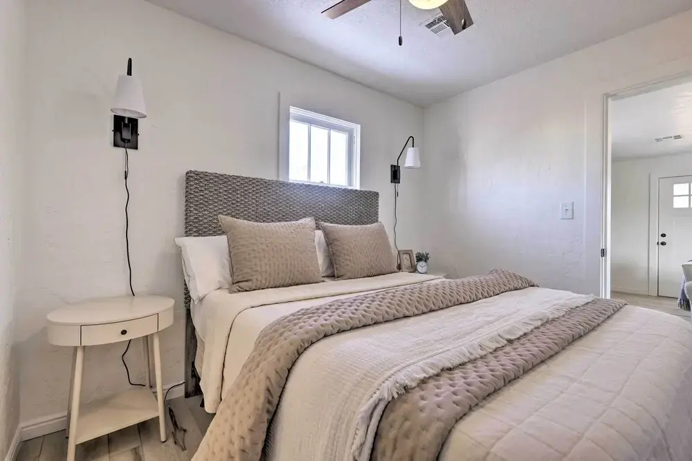 Modern Kanab Cottage w/ View < 1 Mi to Hiking!