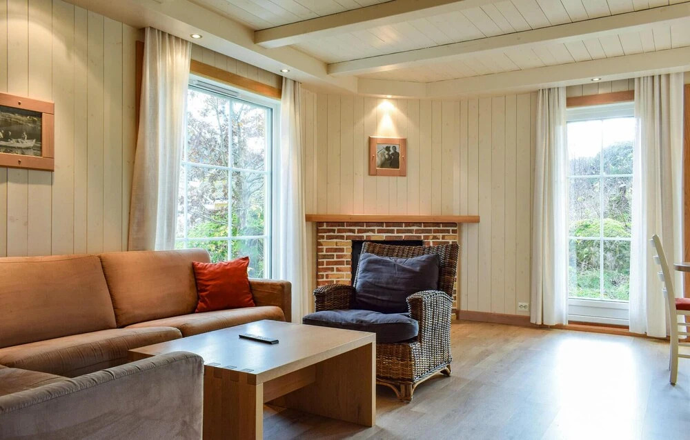 Beautiful Home in Farsund With 4 Bedrooms and Wifi