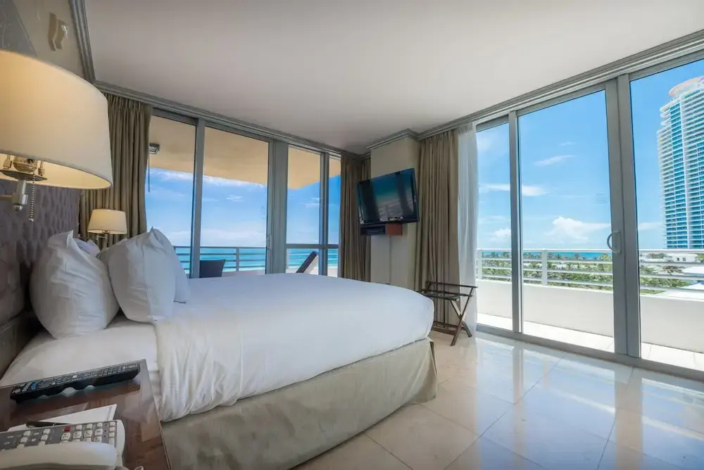 Bentley Beach Club by Edgewater One VR
