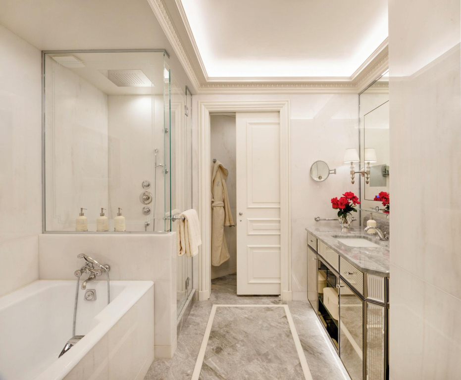 Отель Four Seasons George V