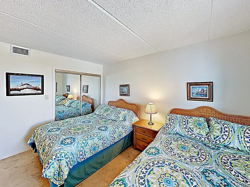 New Listing! Gulf-view Beauty W/ Pools, Gym, Sauna 3 Bedroom Condo