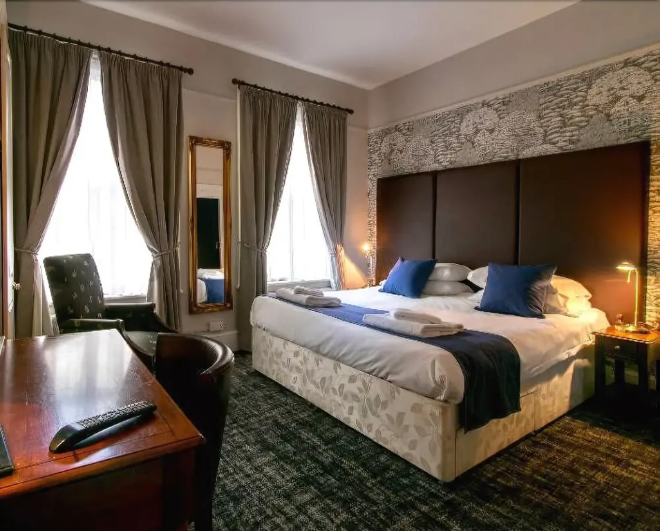 The Red Cow - Guest House